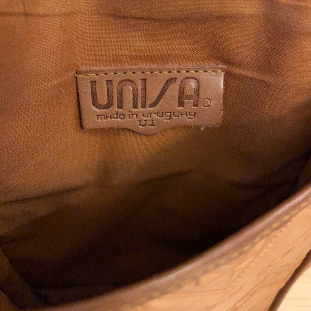 Unisa Vintage Uruguay
Emboss Brown 100% Genuine Leather Crossbody Bag - Picture 8 of 11
